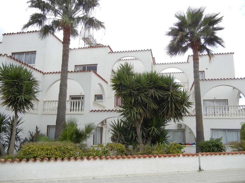 Tsialis Hotel Apartments Lárnaca Exterior foto
