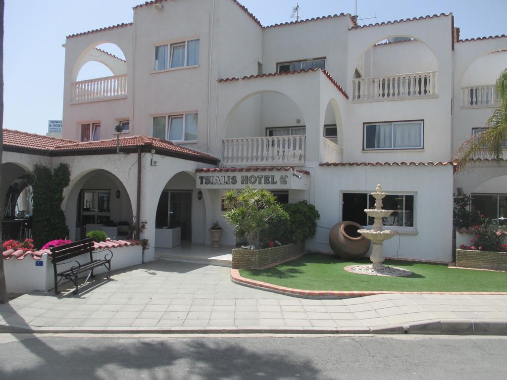 Tsialis Hotel Apartments Lárnaca Exterior foto